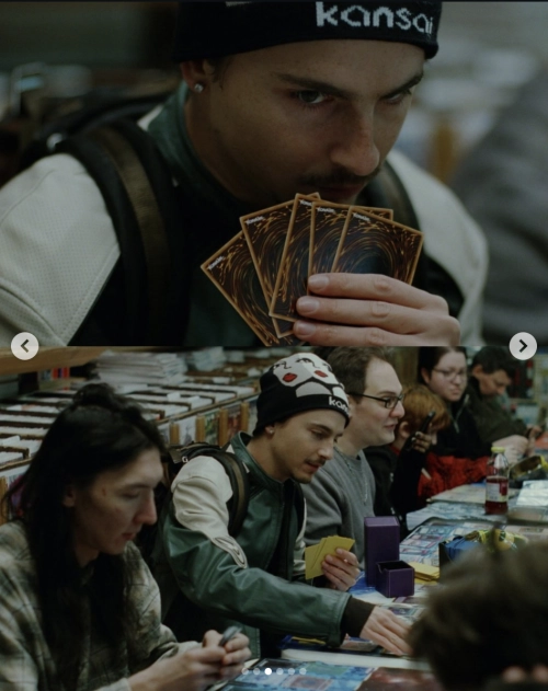 Timothée Chalamet joue à Yu-Gi-Oh