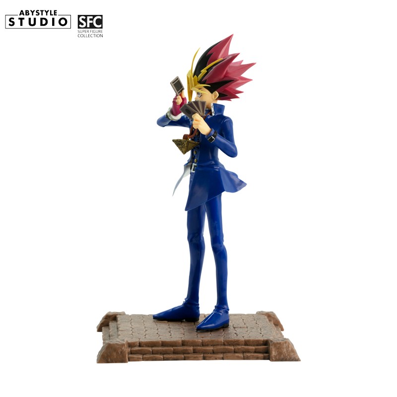 Figurine Yu-Gi-Oh! Yami Yugi Vue de Côté Fond Blanc